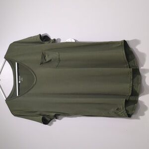 Women's essential tee